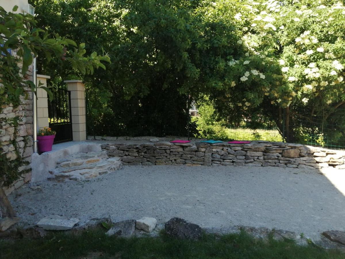 Apartamento Les Bois D'Ormes Bessey-en-Chaume Exterior foto